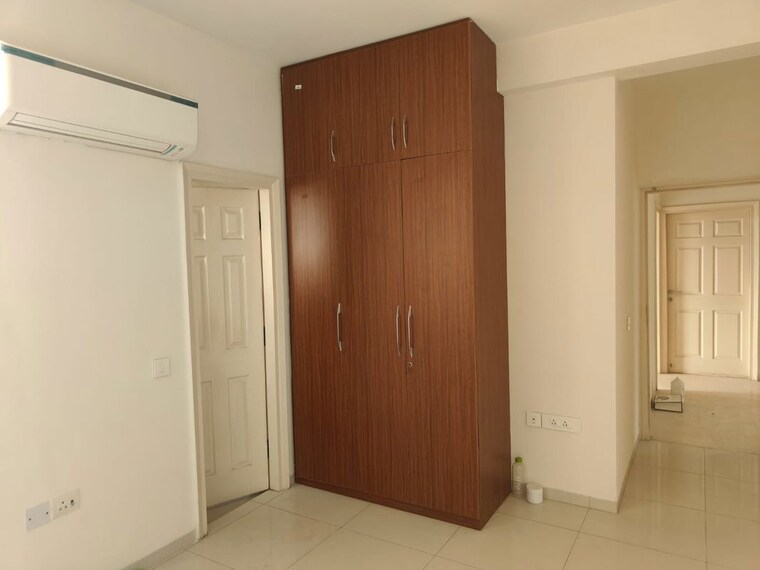 Room, emaar-emerald-floors-select 4 Bedroom 3150 Sq.Ft. Apartment In Sector 65 Gurgaon 10501445