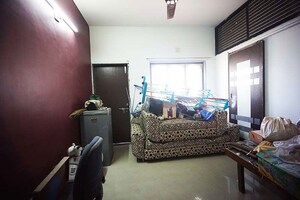 Bedroom in 5 BHK Independent House at Naranpura – for Sale