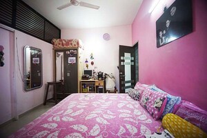 Bedroom in 5 BHK Independent House at Naranpura – for Sale
