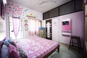 Bedroom in 5 BHK Independent House at Naranpura – for Sale