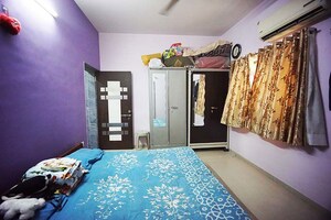 Bedroom in 5 BHK Independent House at Naranpura – for Sale