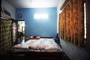 Bedroom in 5 BHK Independent House at Naranpura – for Sale