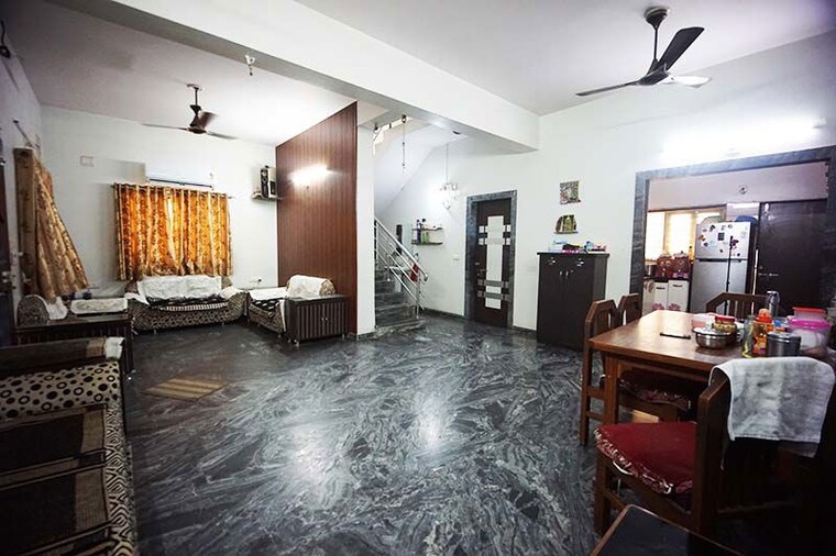 Bedroom, naranpura 5 Bedroom 187 Sq.Yd. Independent House In Naranpura Ahmedabad 10501443