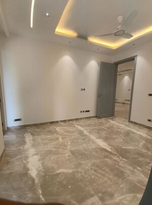 Room in 3.5 BHK Apartment at Dwarka – for Rent