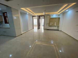 Room in 3.5 BHK Apartment at Dwarka – for Rent