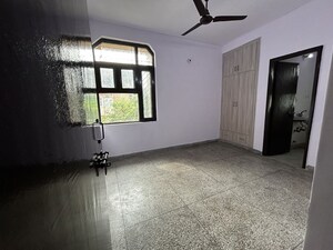 Room in 3 BHK Apartment at Dwarka – for Sale