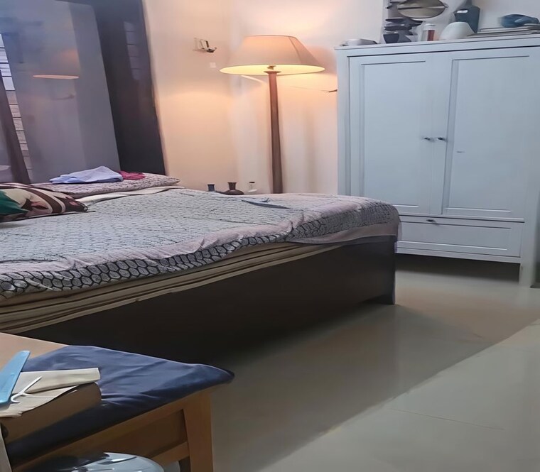 Bedroom, dadar east 1 Bedroom 500 Sq.Ft. Apartment In Dadar East Mumbai 10501456