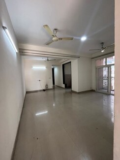 4 BHK + Pooja Room,Servant Room Apartment For Rent in Mahagun Moderne