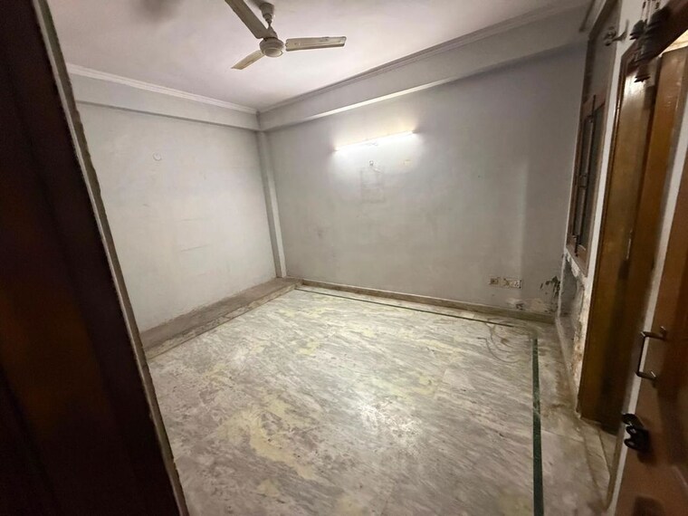 Room, khirki extension 3 Bedroom 150 Sq.Yd. Builder Floor In Khirki Extension Delhi 10501453