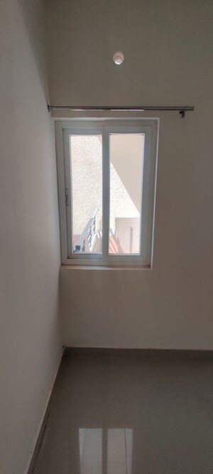 Room in 3 BHK Apartment at Pardos Okas Residency, Sushant Golf City – for Rent