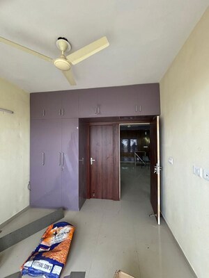 Building Lobby in 4 BHK Builder Floor at Dlf Phase ii – for Rent