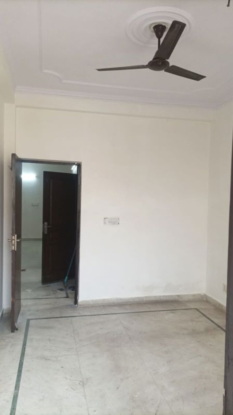 Room, green fields colony 3 Bedroom 1696 Sq.Ft. Builder Floor In Green Fields Colony Faridabad 10501486