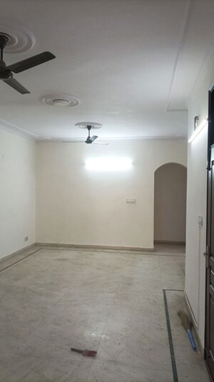 Room in 3 BHK Builder Floor at Green Fields Colony – for Rent