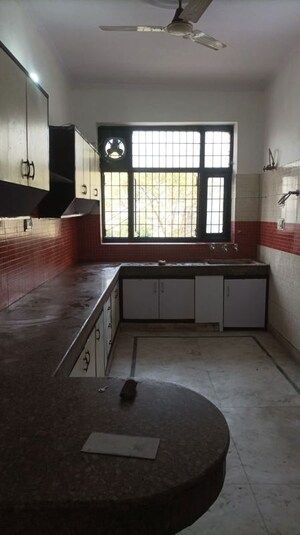 Kitchen in 3 BHK Builder Floor at Green Fields Colony – for Rent
