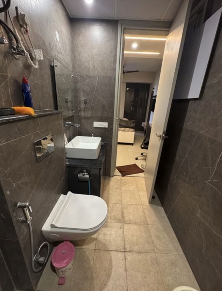 Bathroom, sav-gulnaar-meadows 3 Bedroom 1800 Sq.Ft. Apartment In Ambala Highway Zirakpur 10501535