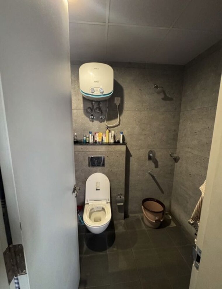 Bathroom, sav-gulnaar-meadows 3 Bedroom 1800 Sq.Ft. Apartment In Ambala Highway Zirakpur 10501535
