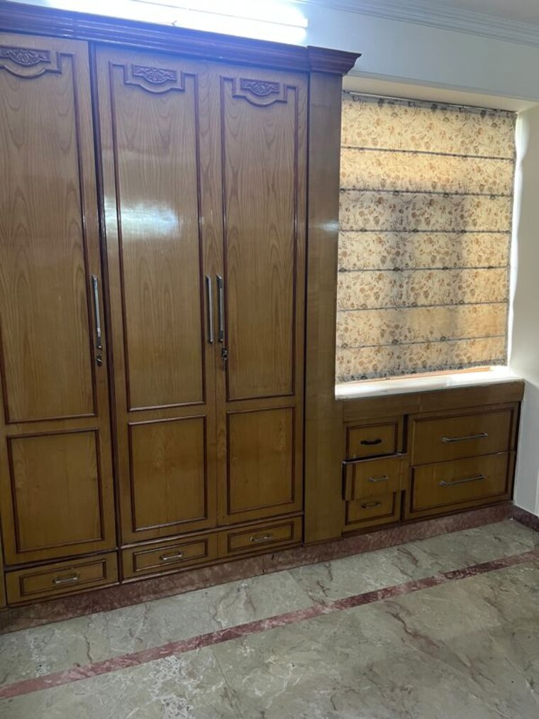 Room, shanti-kunj-noida 3 Bedroom 1650 Sq.Ft. Apartment In Sector 61 Noida 10501534