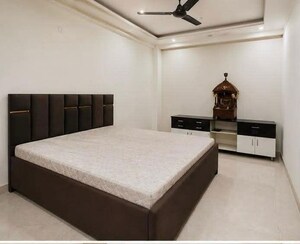Bedroom in 2 BHK Builder Floor at Sector 57 – for Rent