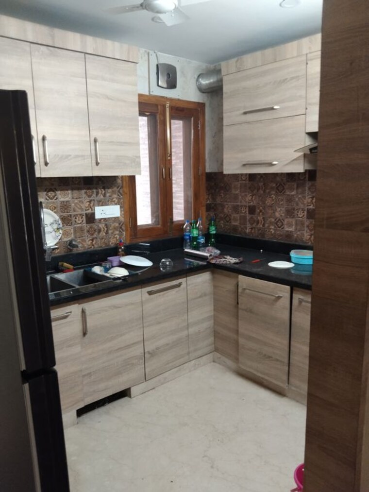 Kitchen, new rajinder nagar 3 Bedroom 100 Sq.Yd. Builder Floor In New Rajinder Nagar Delhi 10501584