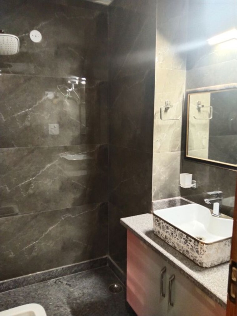 Kitchen, new rajinder nagar 3 Bedroom 100 Sq.Yd. Builder Floor In New Rajinder Nagar Delhi 10501584