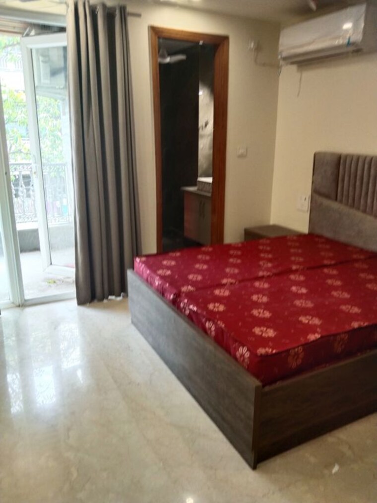 Bedroom, new rajinder nagar 3 Bedroom 100 Sq.Yd. Builder Floor In New Rajinder Nagar Delhi 10501584