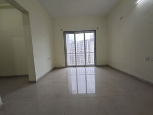 Room in 2 BHK Apartment at Indiabulls Greens, New Panvel – for Sale