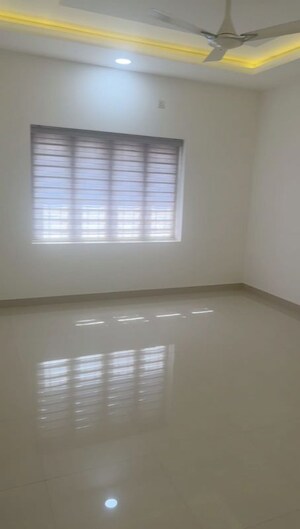 Room in 4 BHK Independent House at Kuttanellur – for Sale