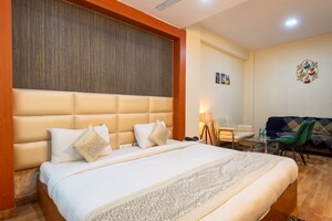 Bedroom in 6+ BHK Independent House at Unitech Cyber Park, Sector 39 – for Rent