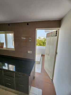 Kitchen in 1 BHK Builder Floor at Dlf Phase ii – for Rent