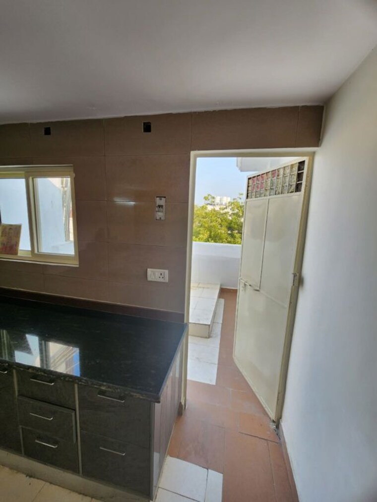 Kitchen, dlf phase ii 1 Bedroom 700 Sq.Ft. Builder Floor In Dlf Phase ii Gurgaon 10501601