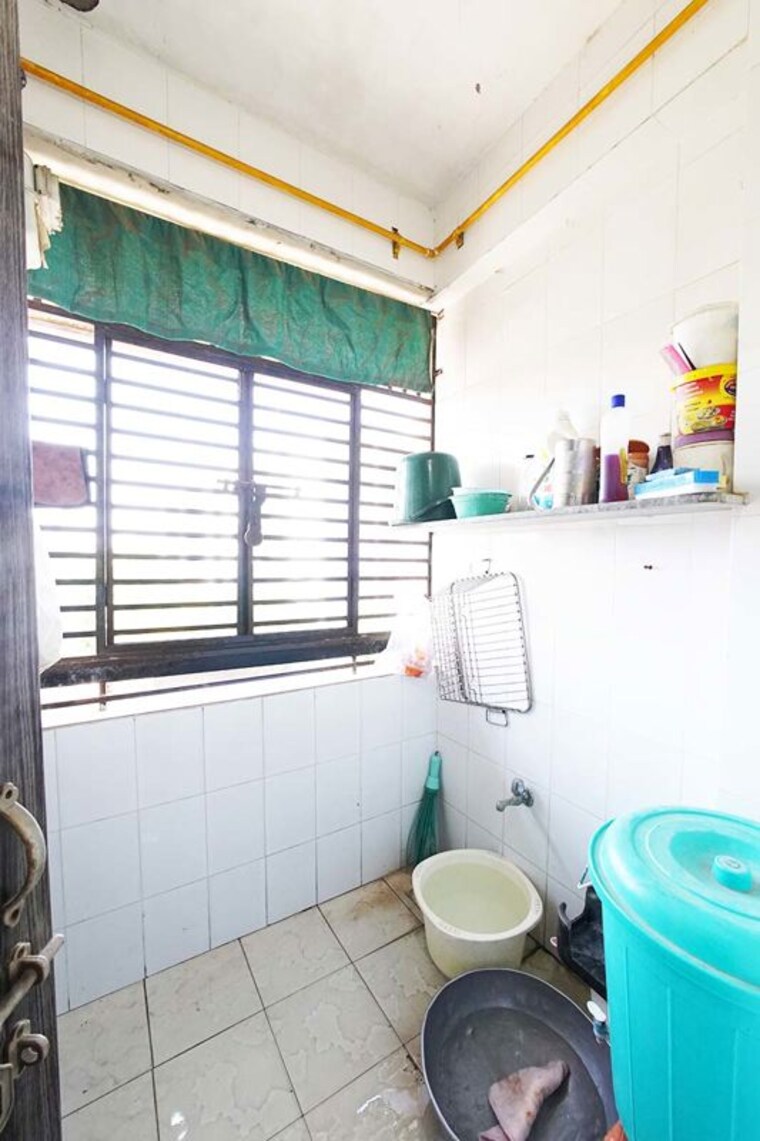 Bathroom, ghatlodia 2 Bedroom 119 Sq.Yd. Apartment In Ghatlodia Ahmedabad 10501600