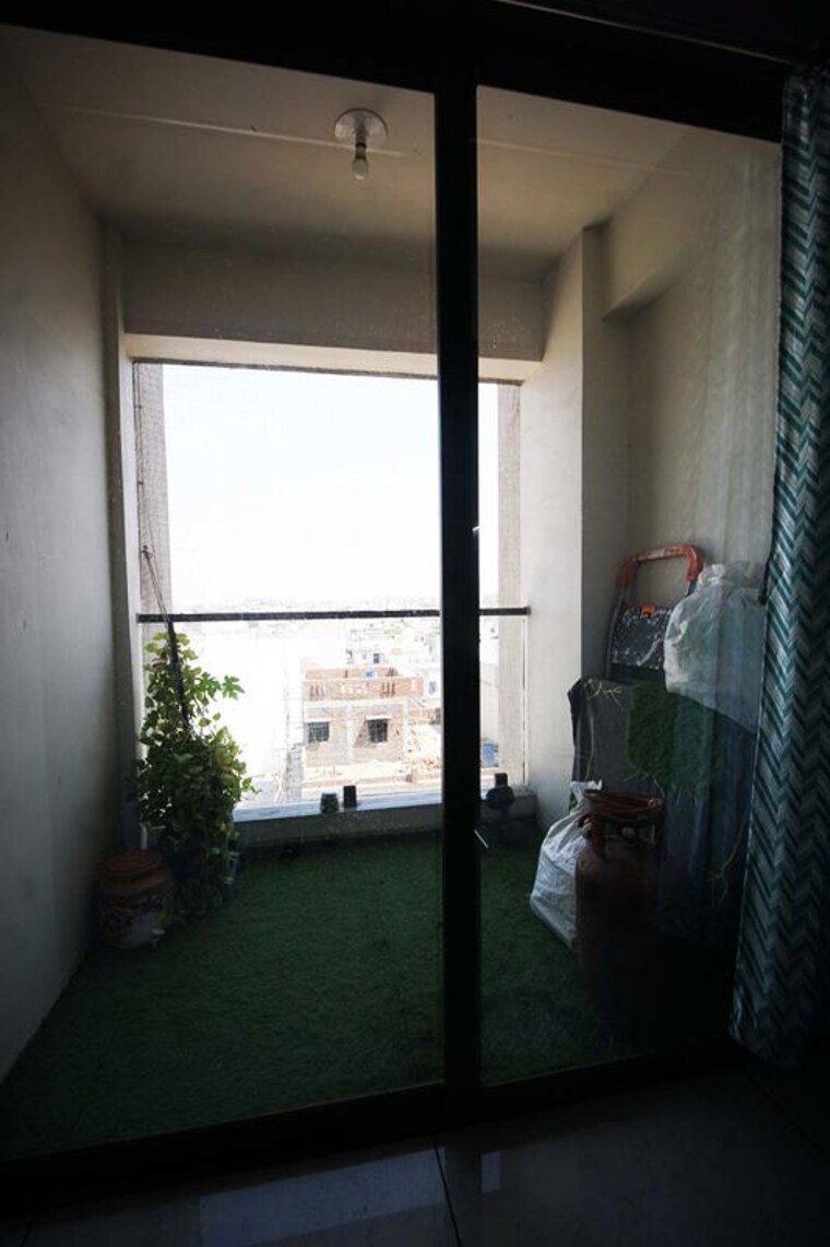  Parking, isanpur 3 Bedroom 107 Sq.Yd. Apartment In Isanpur Ahmedabad 10501615