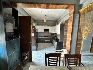 Kitchen in 3 BHK Builder Floor at Dlf Phase ii – for Rent