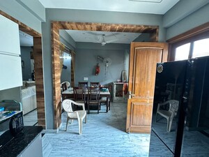 Living Room in 3 BHK Builder Floor at Dlf Phase ii – for Rent