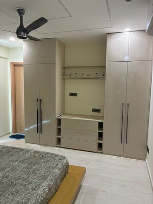 Bathroom in 4 BHK Builder Floor at Dlf Phase ii – for Rent