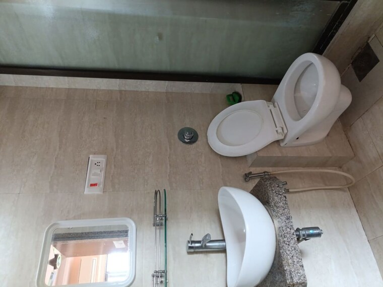 Bathroom, akshay-chs-andheri-east 2 Bedroom 700 Sq.Ft. Apartment In Andheri East Mumbai 10501646