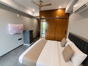 Living Room in 1 BHK Builder Floor at Dlf Phase ii – for Rent
