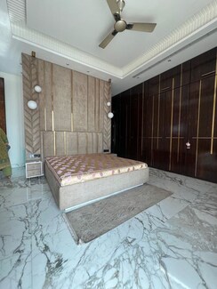 5 BHK +Apartment For Rent in Rustomjee Crown