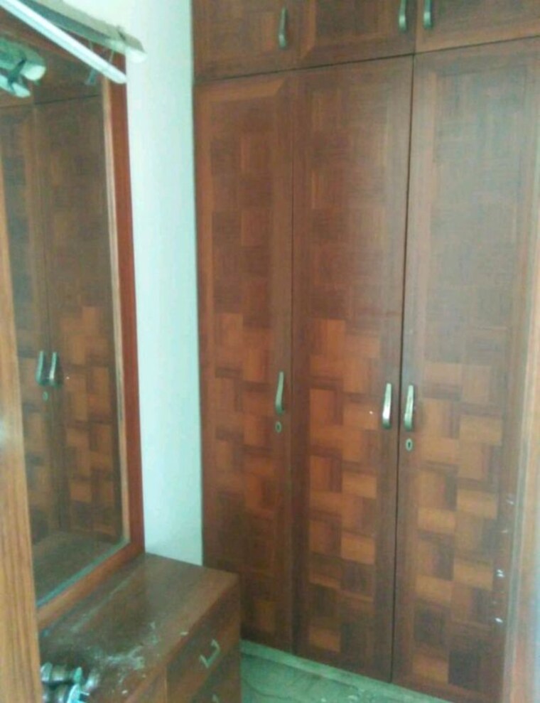 Bathroom, dlf phase ii 3 Bedroom 1850 Sq.Ft. Builder Floor In Dlf Phase ii Gurgaon 10501661