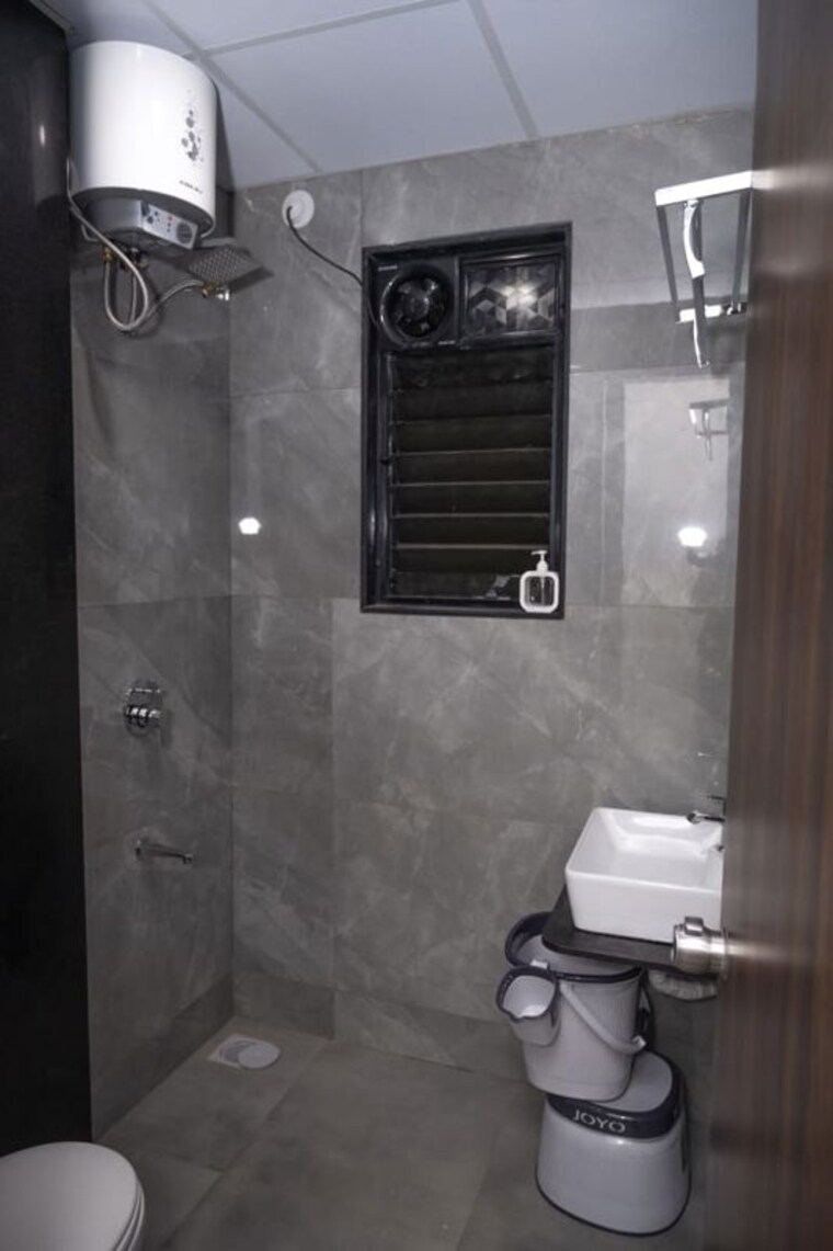 Bathroom, javer-nagar-chs 1 Bedroom 600 Sq.Ft. Apartment In Wadgaon Sheri Pune 10501660