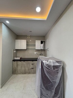 Kitchen in 3 BHK Builder Floor at Dlf Phase ii – for Rent