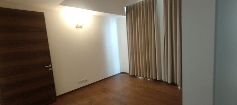 Room, emaar-emerald-floors-select 3 Bedroom 2403 Sq.Ft. Apartment In Sector 65 Gurgaon 10501676
