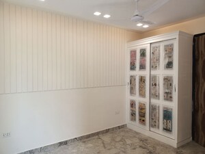 Room in 4 BHK Apartment at Dwarka – for Rent
