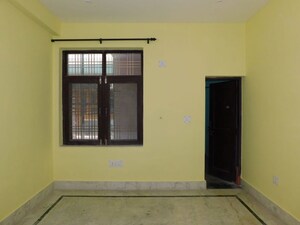 Room in 4 BHK Independent House at Rho I Greater Noida – for Rent