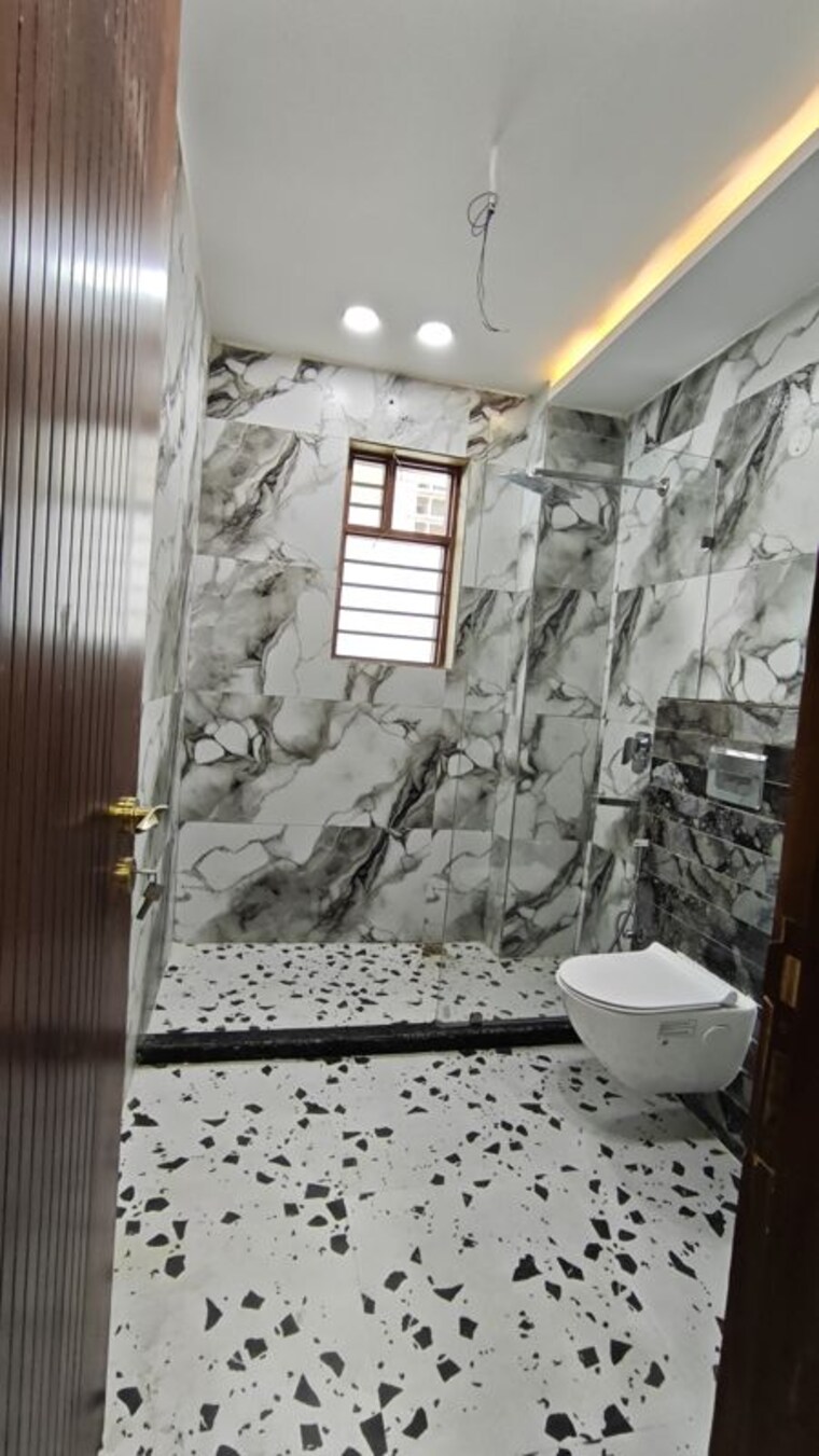 Bathroom, bptp-park-central 4 Bedroom 500 Sq.Yd. Builder Floor In Sector 85 Faridabad 10501717
