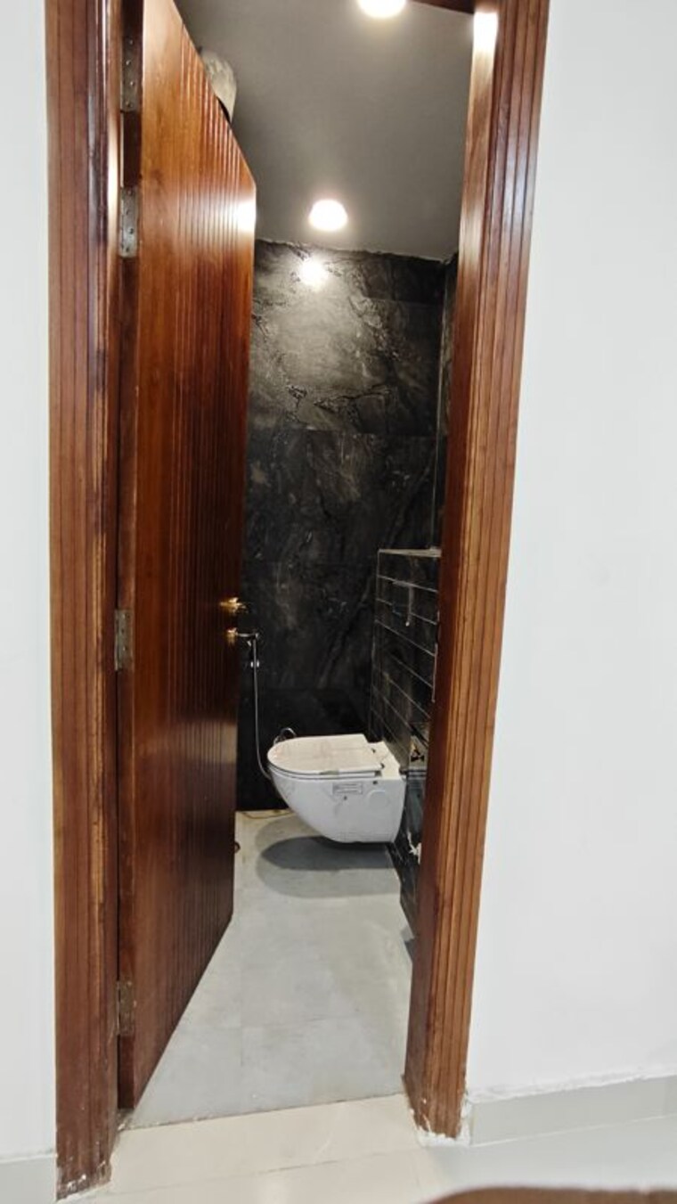 undefined, bptp-park-central 4 Bedroom 500 Sq.Yd. Builder Floor In Sector 85 Faridabad 10501717