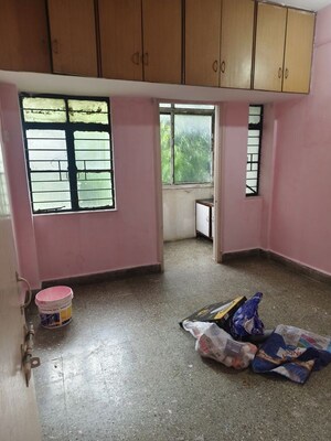 Room in 1 BHK Apartment at Shri Ram Nagar Society, Aundh – for Rent