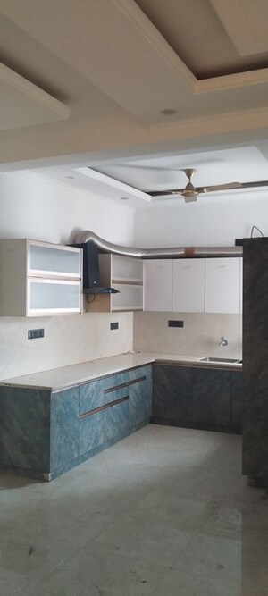 Team Area in 4 BHK Builder Floor at Sector 85 – for Rent