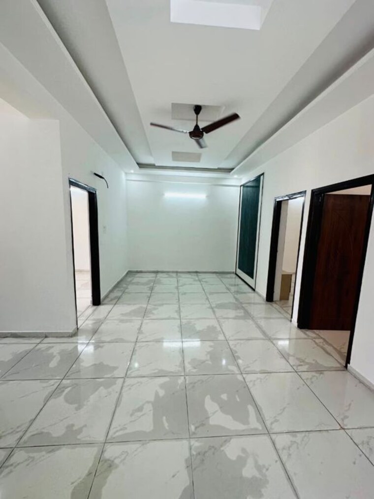 Bathroom, preet colony 3 Bedroom 1100 Sq.Ft. Builder Floor In Preet Colony Zirakpur 10501759