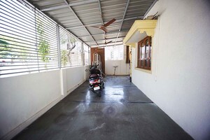 Parking in 4 BHK Independent House at Ellisbridge – for Sale